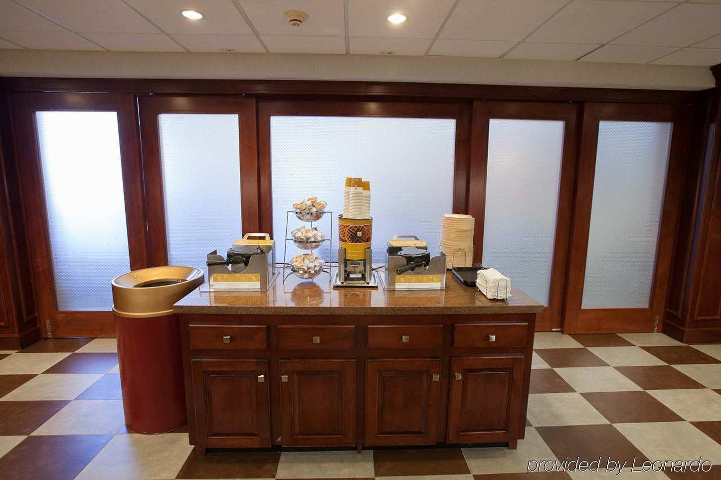 Hampton Inn & Suites Middletown Restaurant photo
