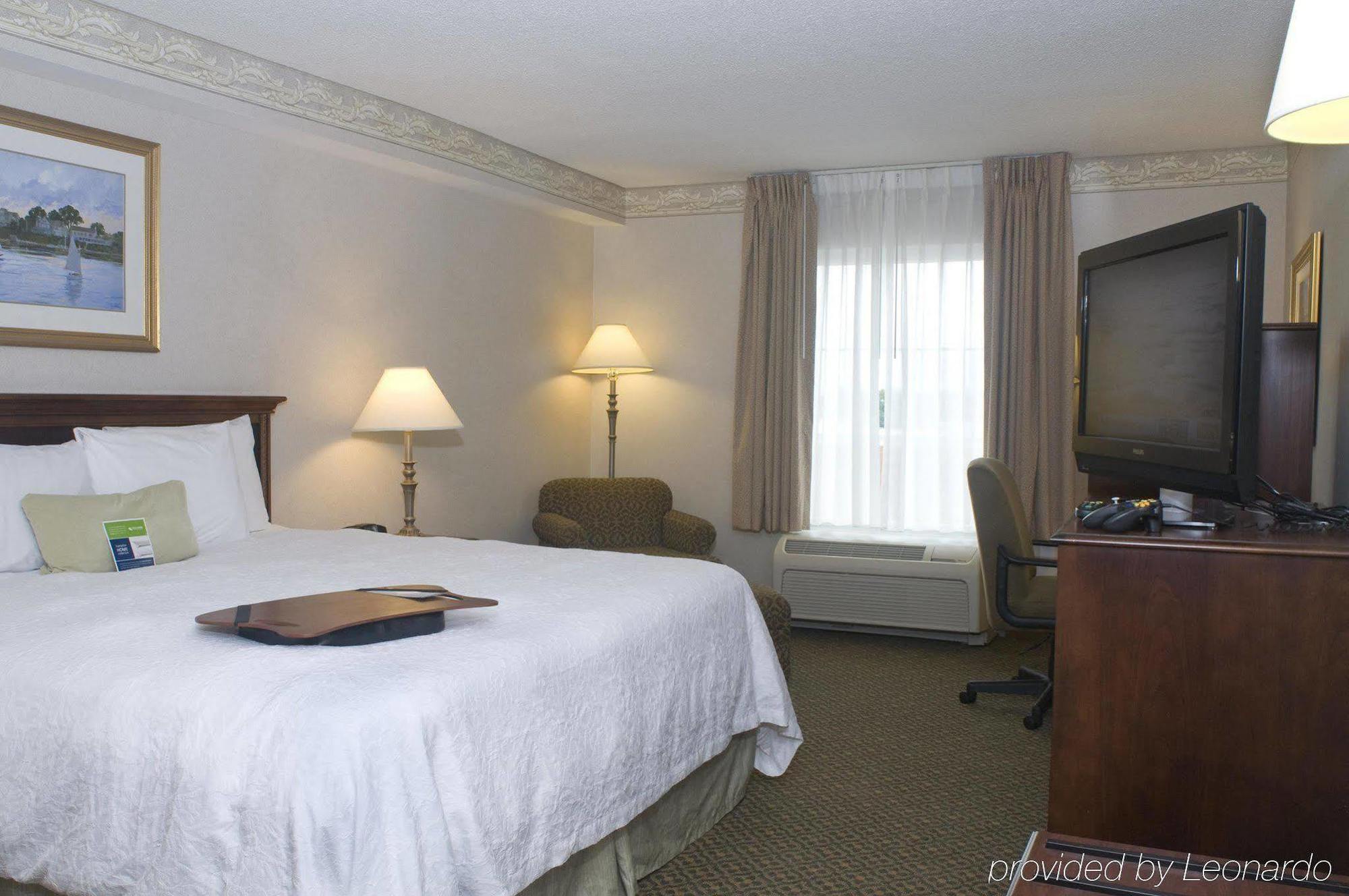 Hampton Inn & Suites Middletown Exterior photo